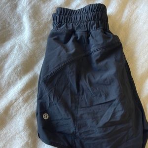 Lululemon 4’ Black Shorts!